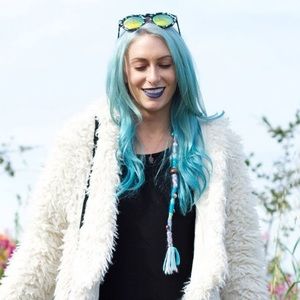 Meet your Posher, Becky